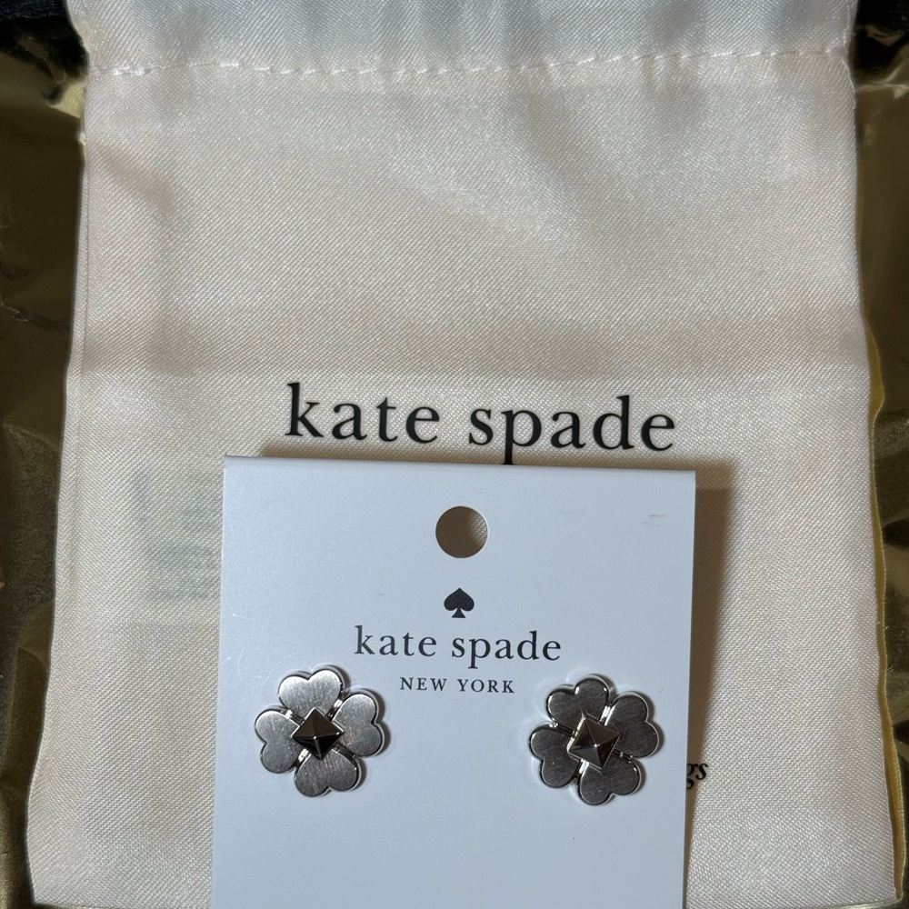 Kate Spade Silver Spades & Studs Flower Earrings NWT - Picture 2 of 3